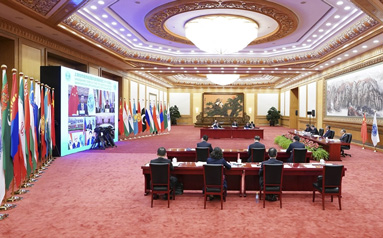 习近平出席上海合作组织成员国元首理事会第二十一次会议