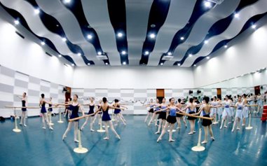 “2021中关村舞剧展演——芭蕾大师工作坊”在清华大学举办