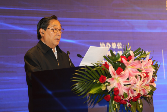 　第十二届全国政协副主席齐续春宣布开幕并致辞