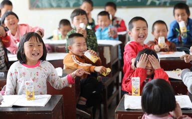 “中国儿童健康改善计划”扩展 帮助学生营养与健康