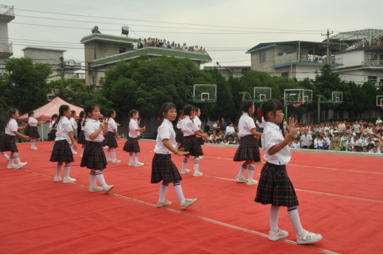 04 歙县王村中心幼儿园 又到了一个快乐毕业季636.png