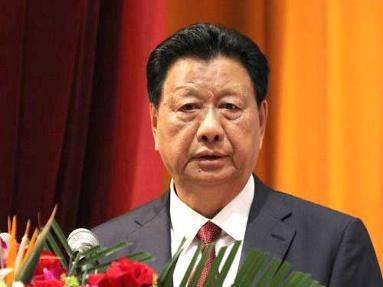 十届全国政协常务副主席、中国企联会长王忠禹做大会主旨发言