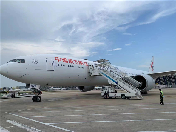 04 中国东航今恢复上海直飞英国伦敦航线 每周执行客运国际航线将达45班108.png