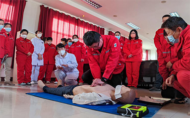 生产一线配上AED 为员工提供急救保障