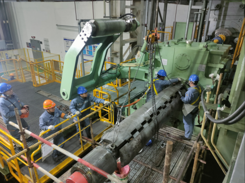 07 中冶宝钢宝武铝业项目首次完成西马克轧机卷曲机修复工作624.png