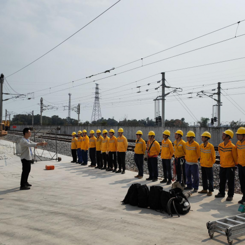 06 海南环岛高铁进入博鳌亚洲论坛年会前设备检修大冲刺阶段173.png