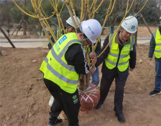 02 傳承雷鋒精神l中建交通河南公司讓青春在奮斗和奉獻(xiàn)中綻放絢麗之花616.png