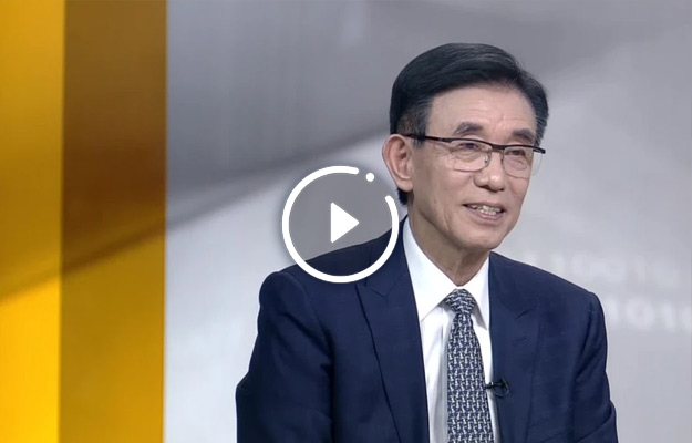 尹志尧：亲朋棋牌
“芯”还要多久
