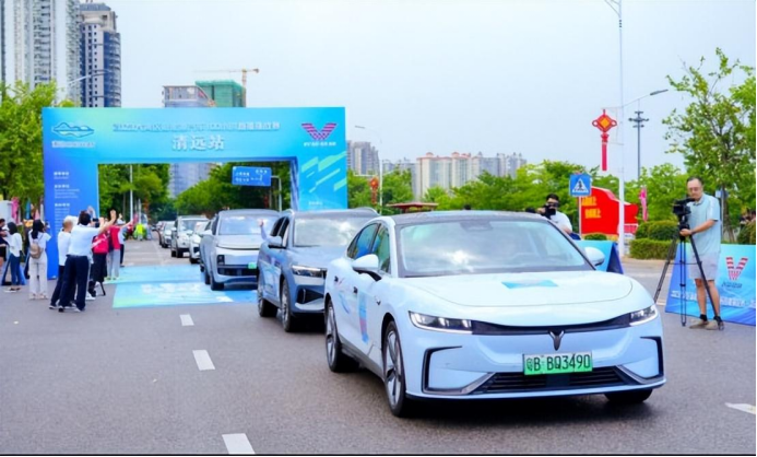 B7 2023大灣區(qū)新能源汽車100小時直播挑戰(zhàn)賽舉行2058.png