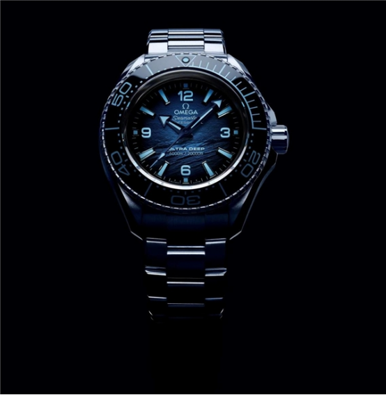 05 欧米茄海马系列 Seamaster in Summer Blue腕表 精准于深海 Precision at Every Level1479.png