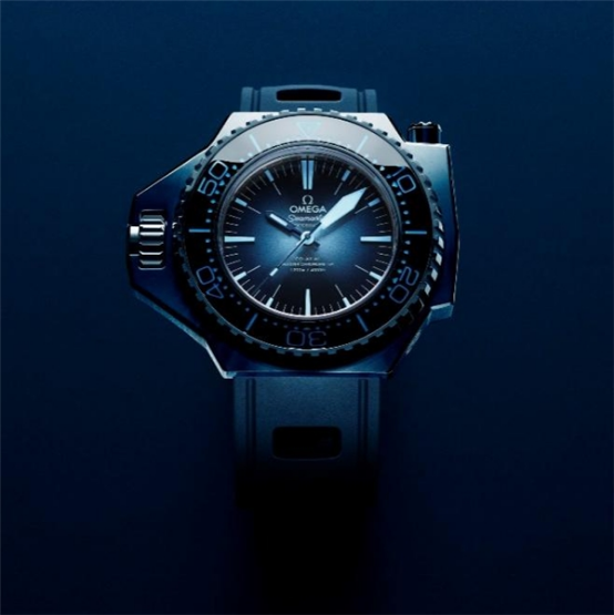 05 歐米茄海馬系列 Seamaster in Summer Blue腕表 精準(zhǔn)于深海 Precision at Every Level1038.png