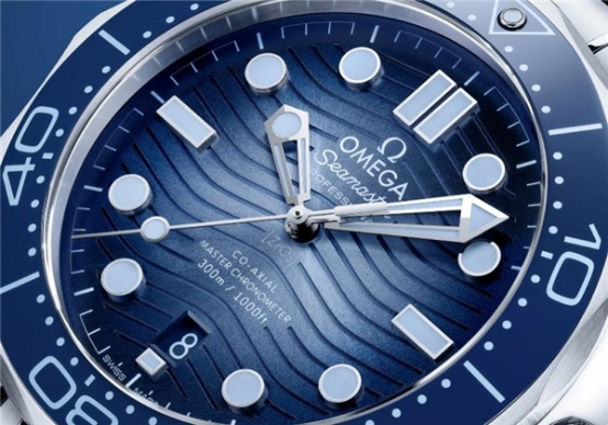 04 海神波塞冬的新坐骑 欧米茄海马系列Seamaster in Summer Blue腕表646.png