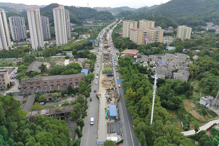 十七冶大泉路生態(tài)廊道項目全力沖刺四季度