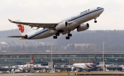 美国宣布：“加量”！中美航线机票价格大跳水