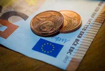 欧元区PMI创三年新低 经济衰退担忧加剧