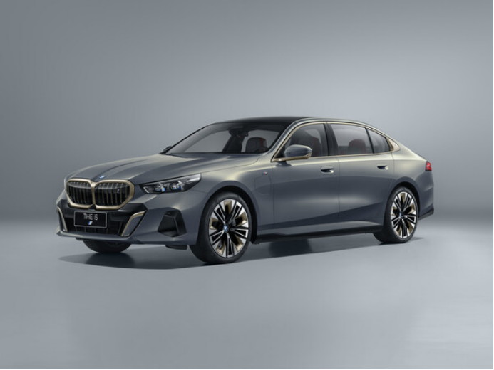 A10 全新BMW 5系長(zhǎng)軸距版全球首發(fā)1279.png