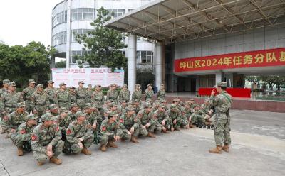 深圳市坪山區(qū)民兵任務(wù)分隊(duì)開展基地化集訓(xùn) 強(qiáng)化實(shí)戰(zhàn)能力