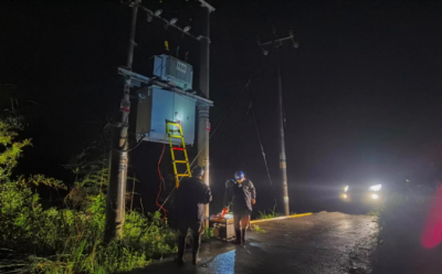 福建永定：電力鐵軍夜戰(zhàn)強對流 守護萬家燈火明