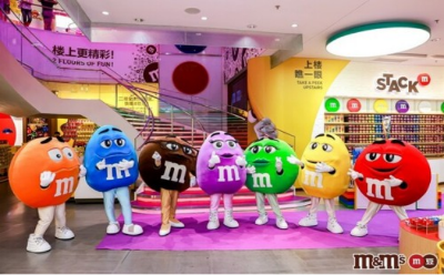 玛氏旗下M&M'S®家族全新角色紫豆登场，彰显"不完美"的逗趣