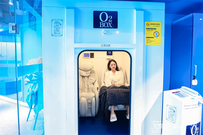 79 岁寿命背后的残酷真相：富豪们为何砸 49 万抢购 O2BOX 微高压氧舱？—— 重构生命的 “时间银行”
