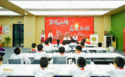 上海市徐汇区：老兵故事传军魂，爱国宣讲燃青春