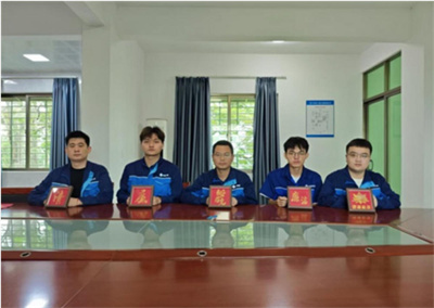 中交一航局华南公司肇庆项目部开展“清风廉韵”手工拓印画活动